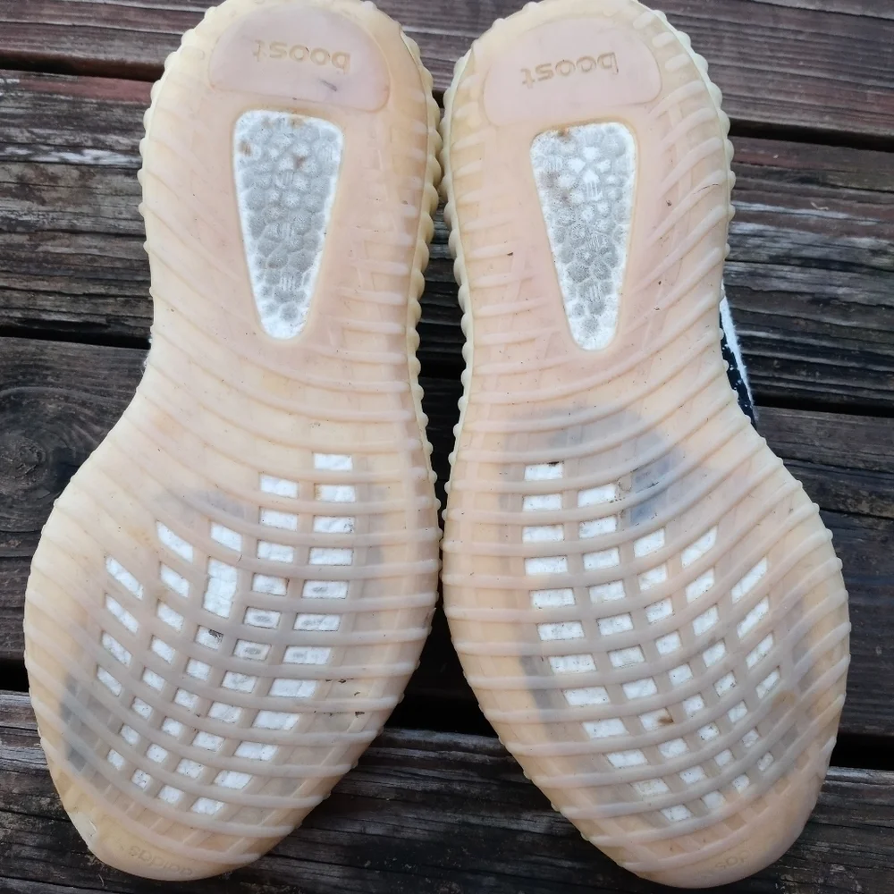 Adidas Yeezy Boost 350 V2 Zebra men's SIZE 11 CP9654 100% AUTHENTIC. 249pem